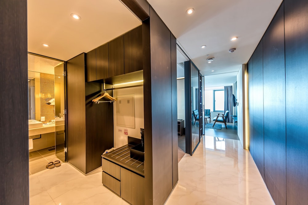 The First70 Hotel 28/50