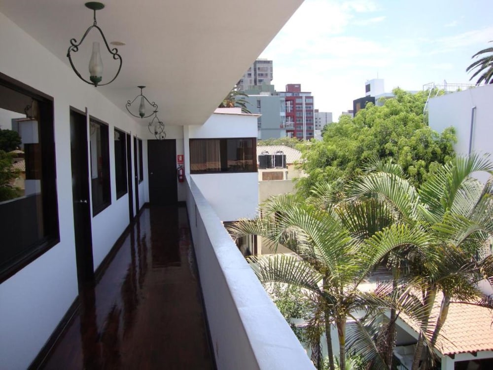 HOTEL SENORIAL 4/52