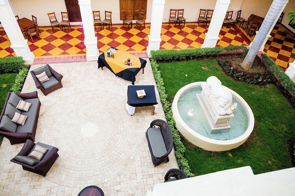 Hotel La Perla 26/50