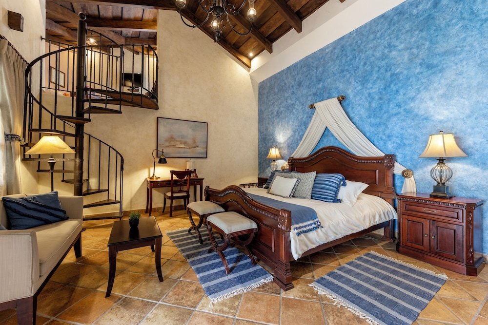 1 BEDROOM, LUXURY, SUITE, PRIVATE BATHROOM, GARDEN AREA