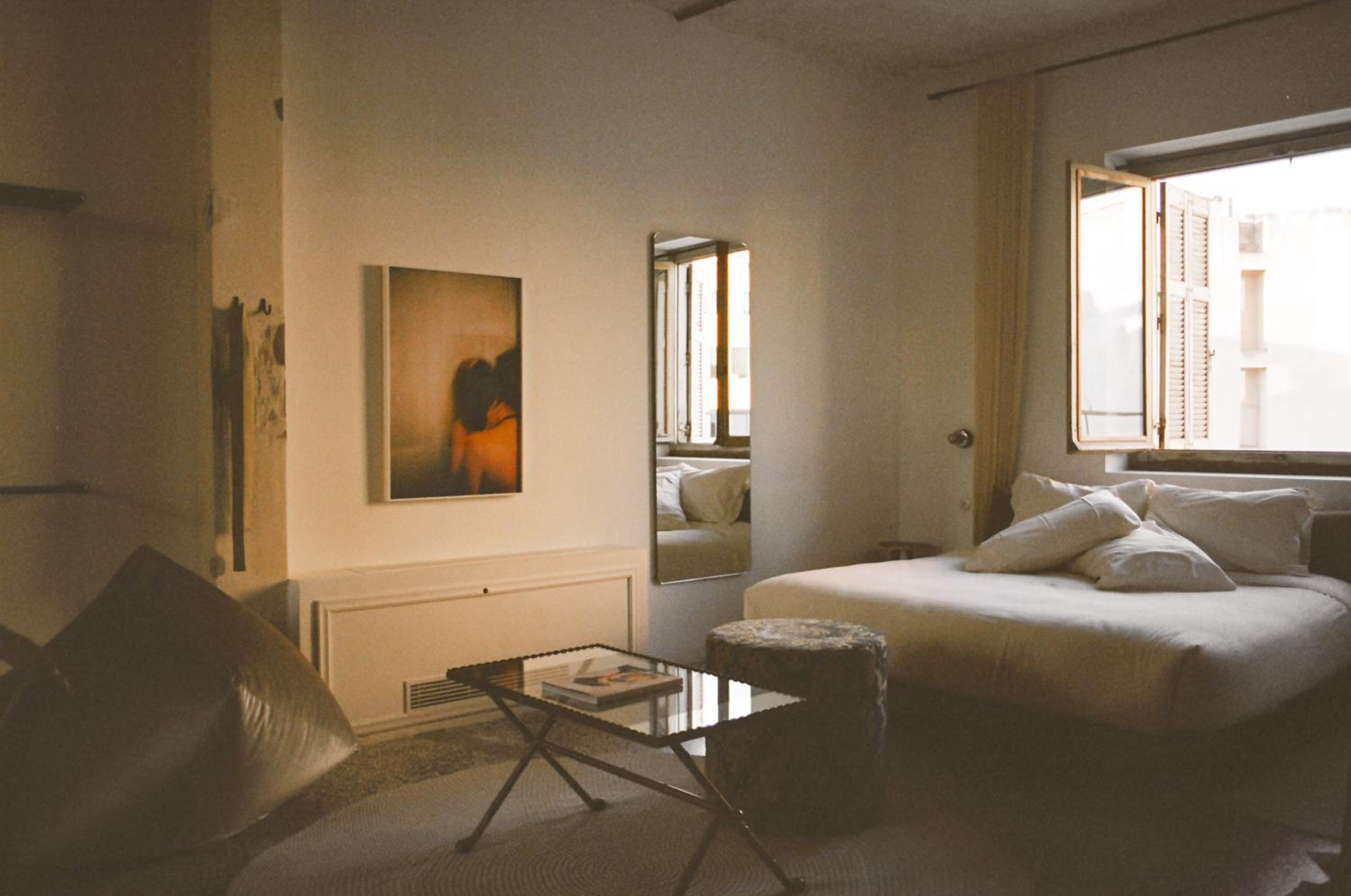 Mona, Suite