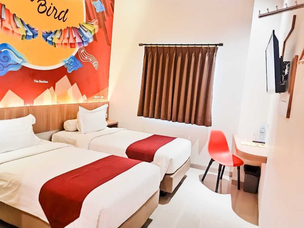 Front One Hotel Nganjuk 11/30