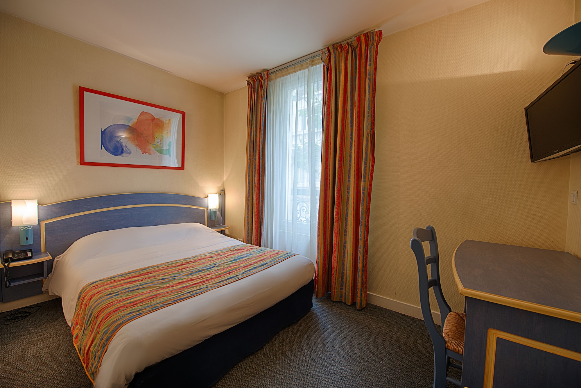 ROOM, DOUBLE BED