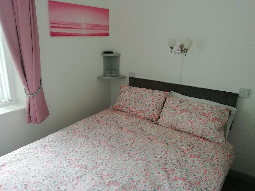 Trianon Guest House 20/30