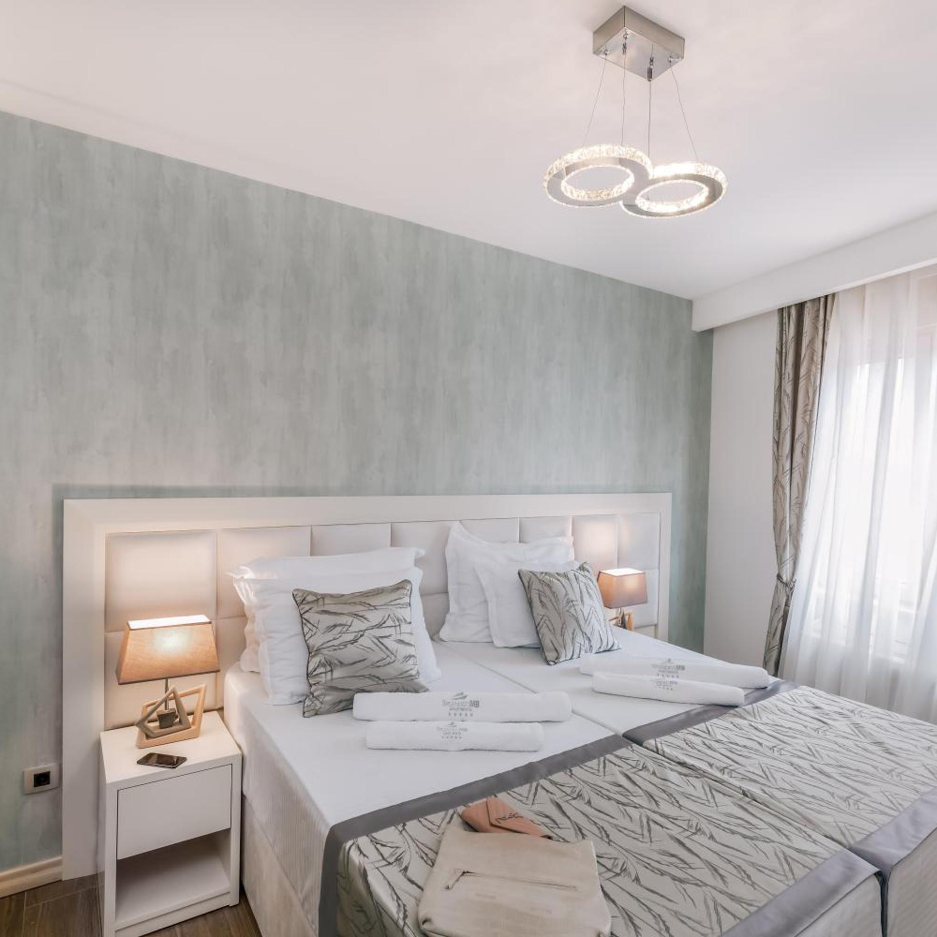 1 BEDROOM, APARTMENT