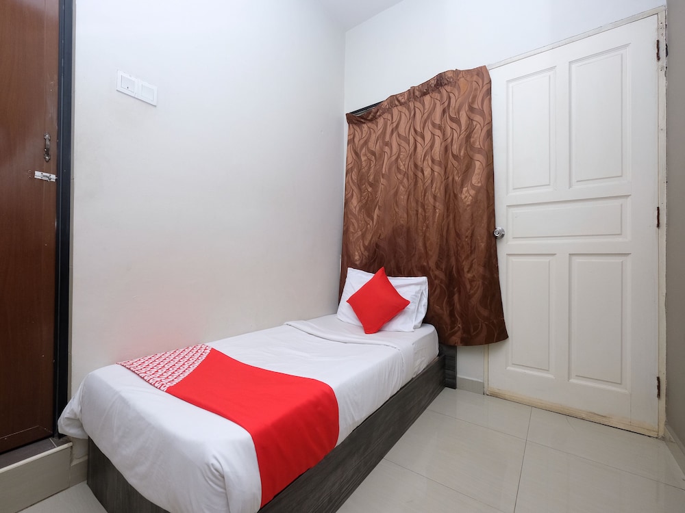 OYO 1153 Heaven Hill Hotel 1 9/16