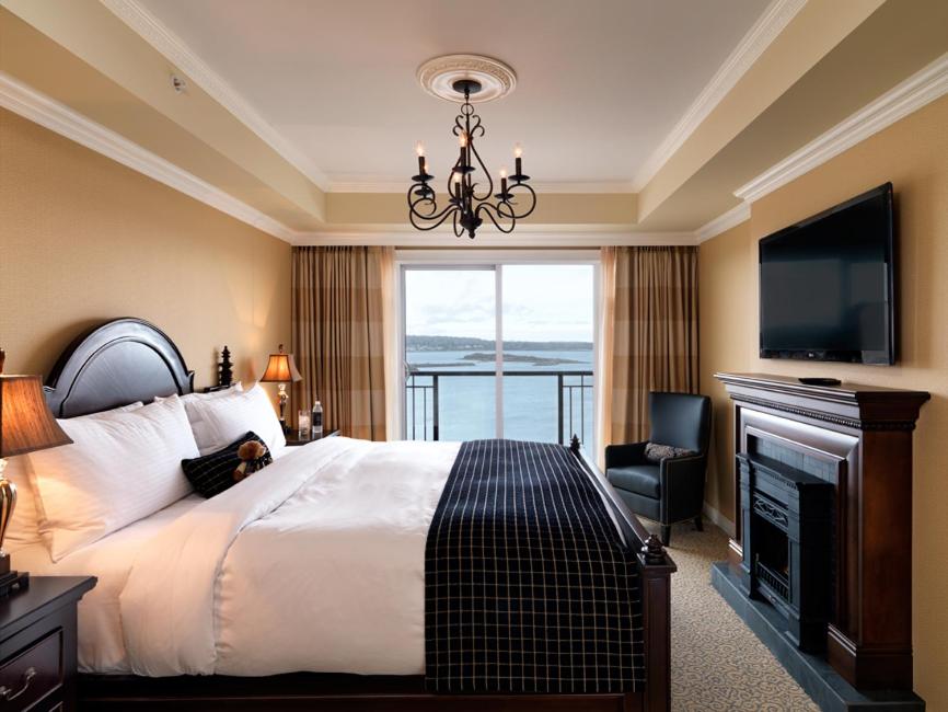 1 Bedroom, Ocean, Suite, King Bed, Resident View