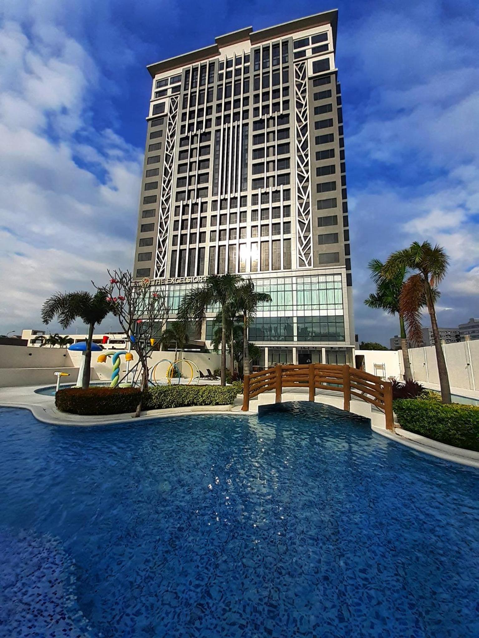 The Excelsior Hotel Las Pinas 1/50