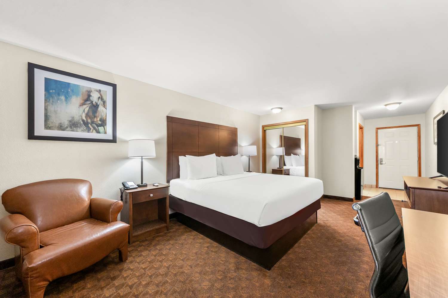 Upstairs, King Bed, Smoking