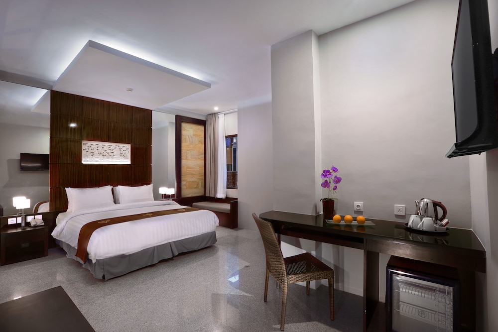 Famous Hotel Kuta (ex Permata Kuta Hotel by Prasanthi) 14/71