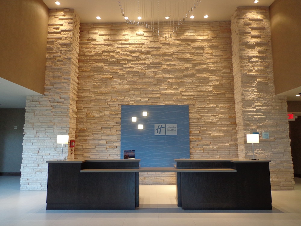 Holiday Inn Express Frisco Legacy Park Area 6/52