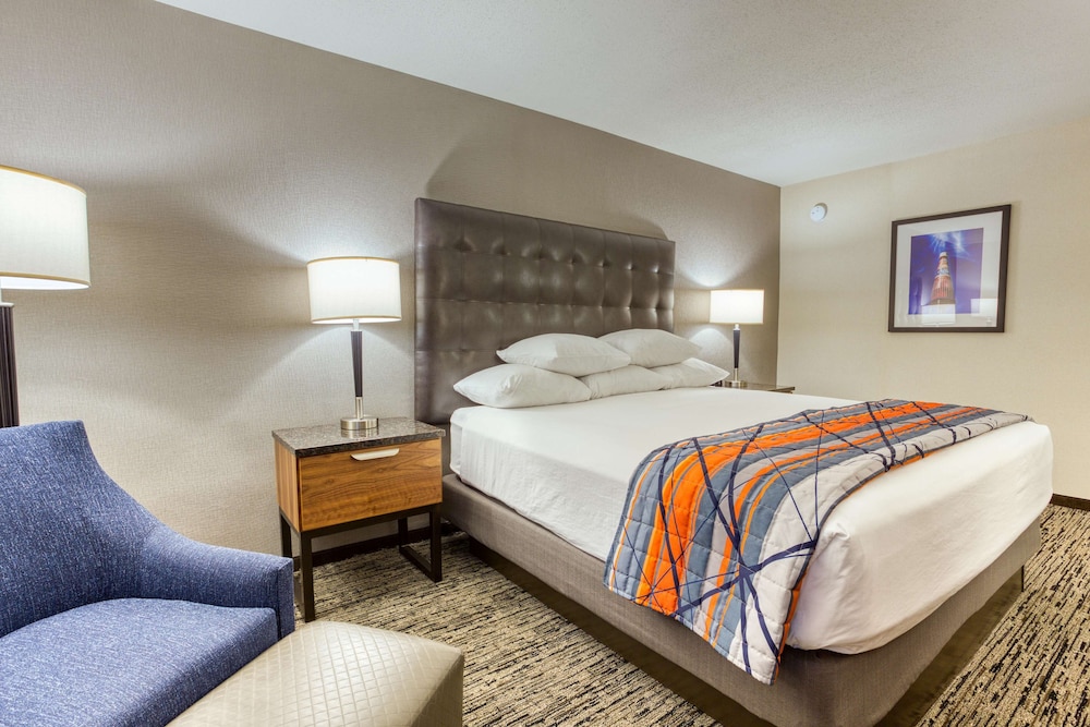 Drury Inn and Suites St Louis Collinsville 9/39