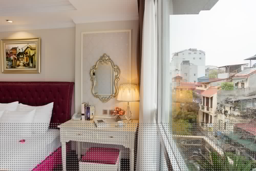 Luxury Old Quarter 15/68