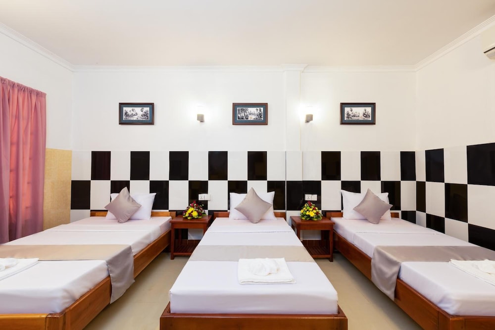 Botoum Hostel 14/33