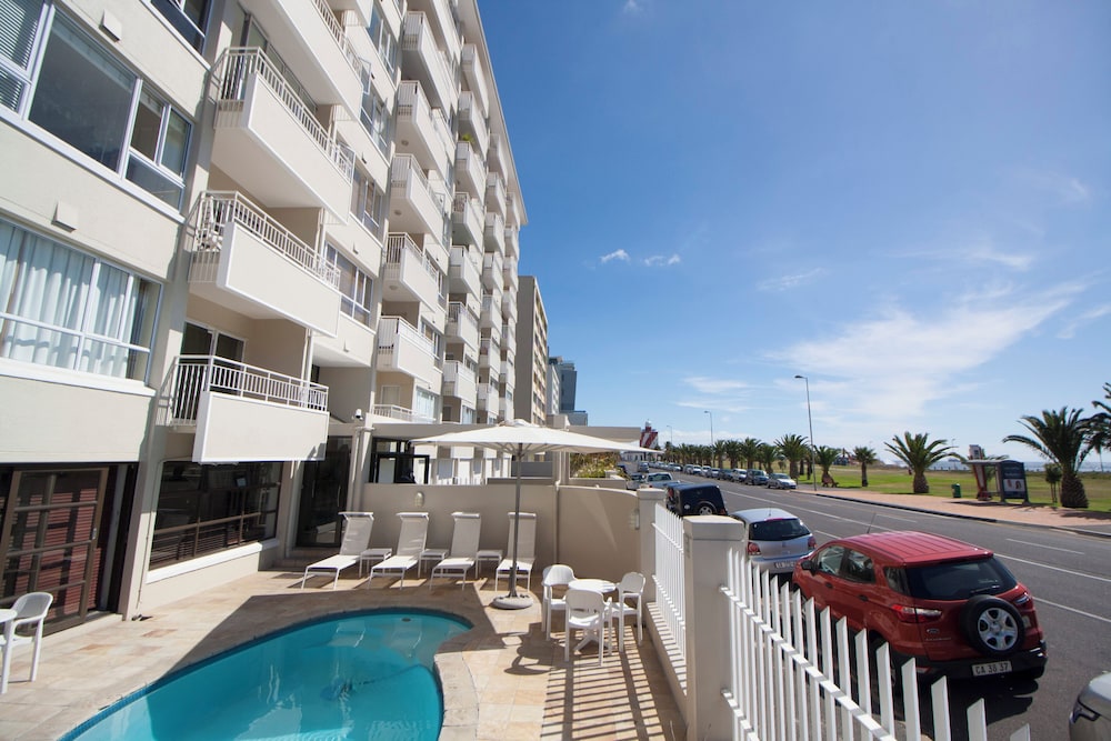 Mouille Point Village 6/50
