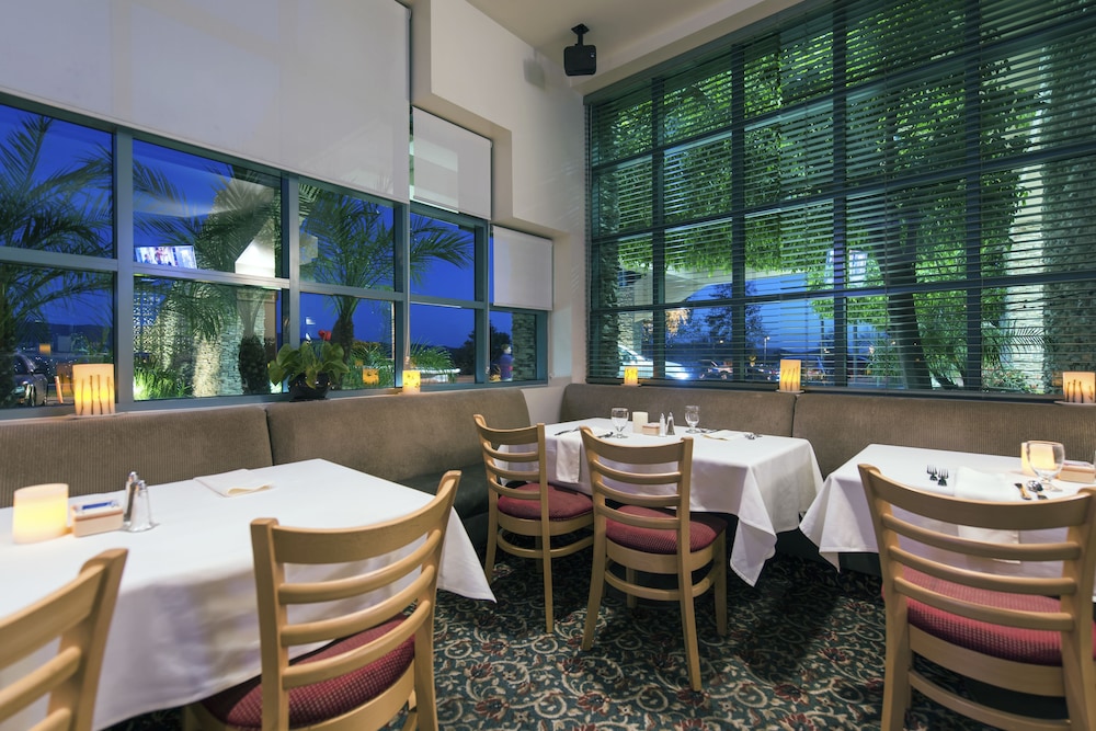 Grand Vista Hotel 38/47