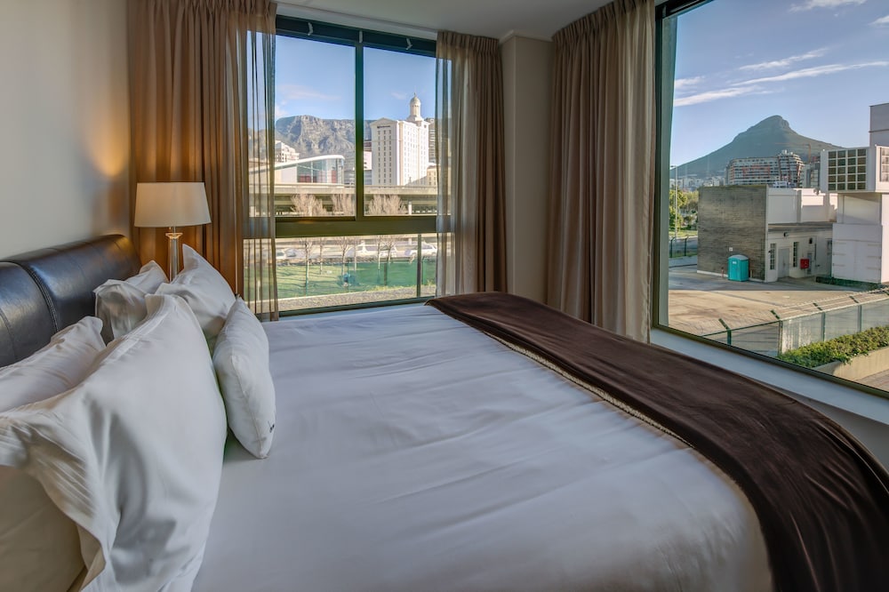 CANAL QUAYS CAPE TOWN 6/50