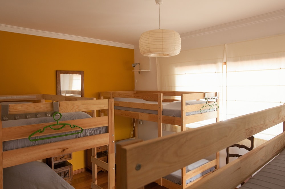 Ericeira Chill Hill Hostel & Private Rooms 36/50