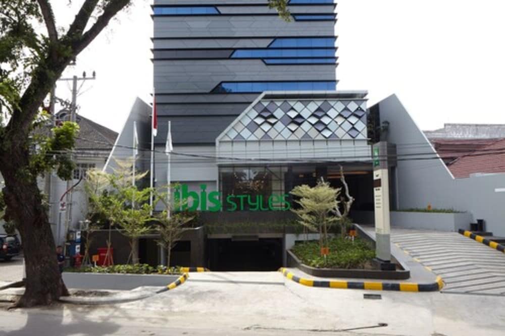 IBIS STYLES MEDAN PATTIMURA 8/41