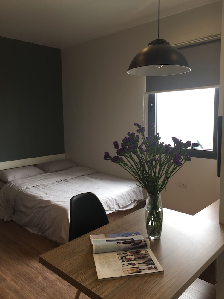 DELUXE, STUDIO, CITY VIEW