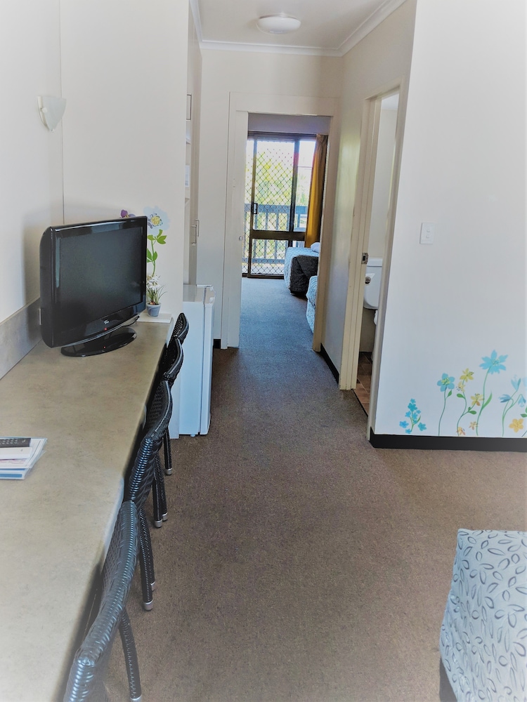 Miners Lodge Motor Inn 38/60