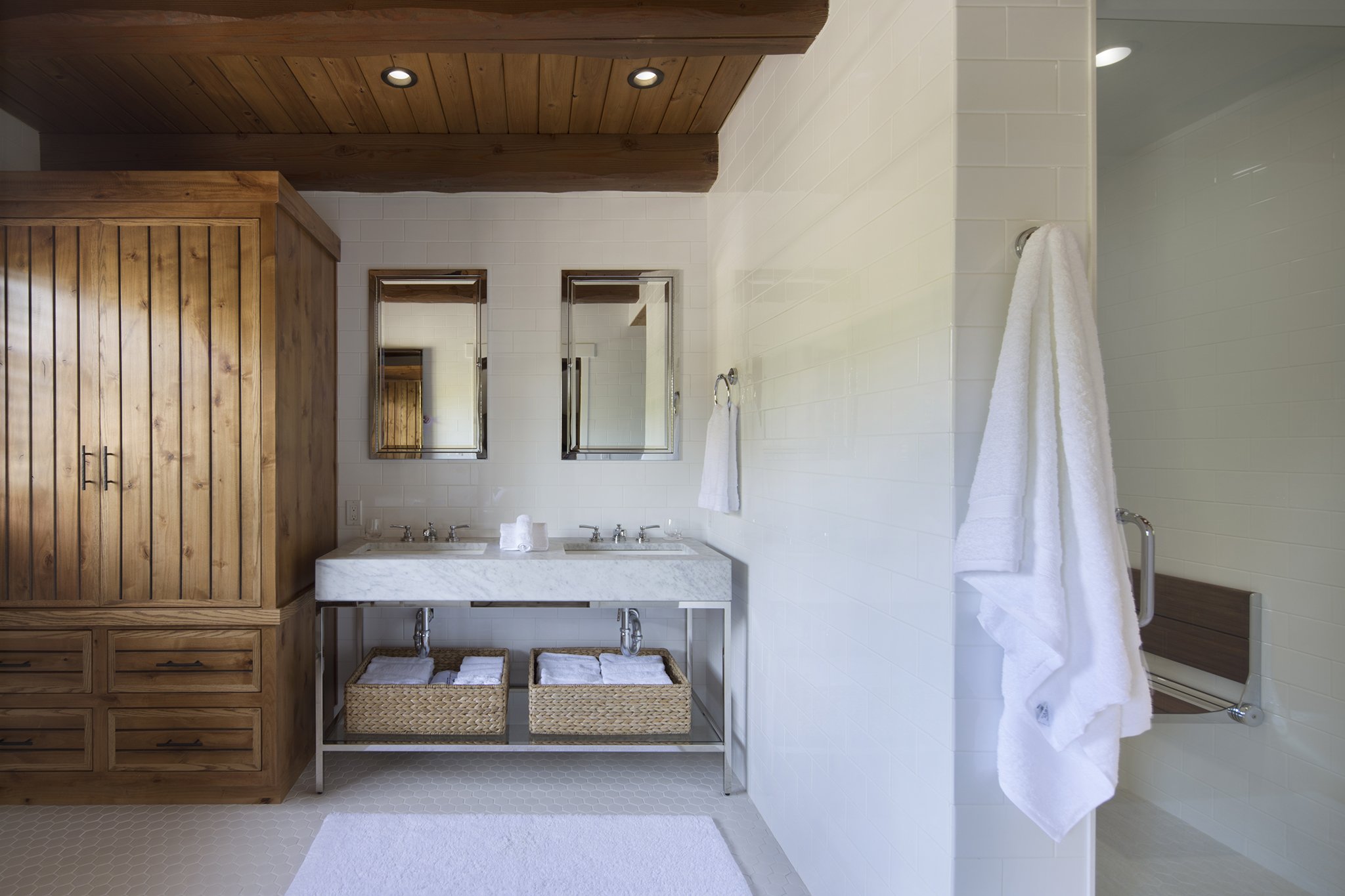 Rancho Caymus Inn 55/56