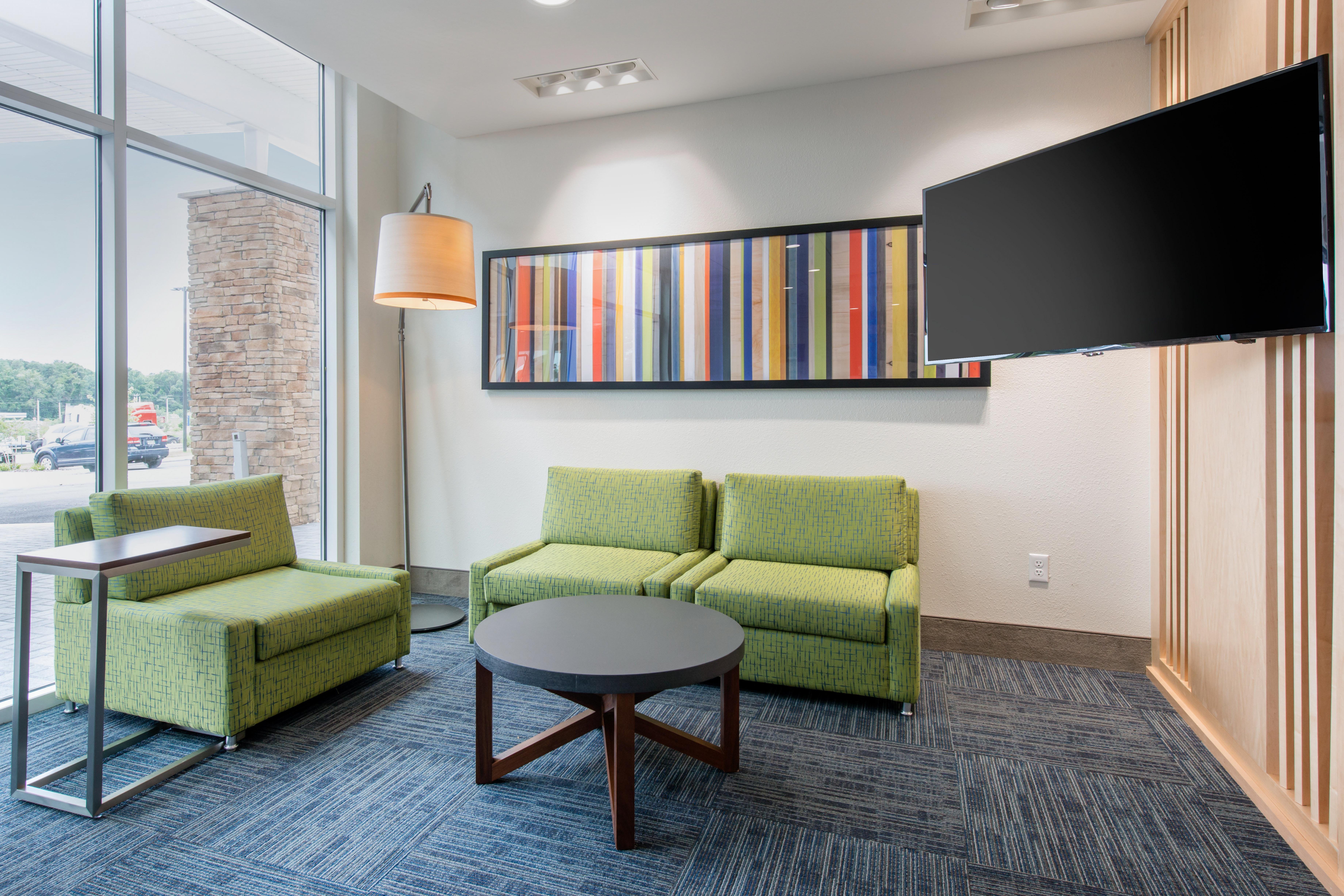 Holiday Inn Express Suites Alachua Gainesville Area 42/73