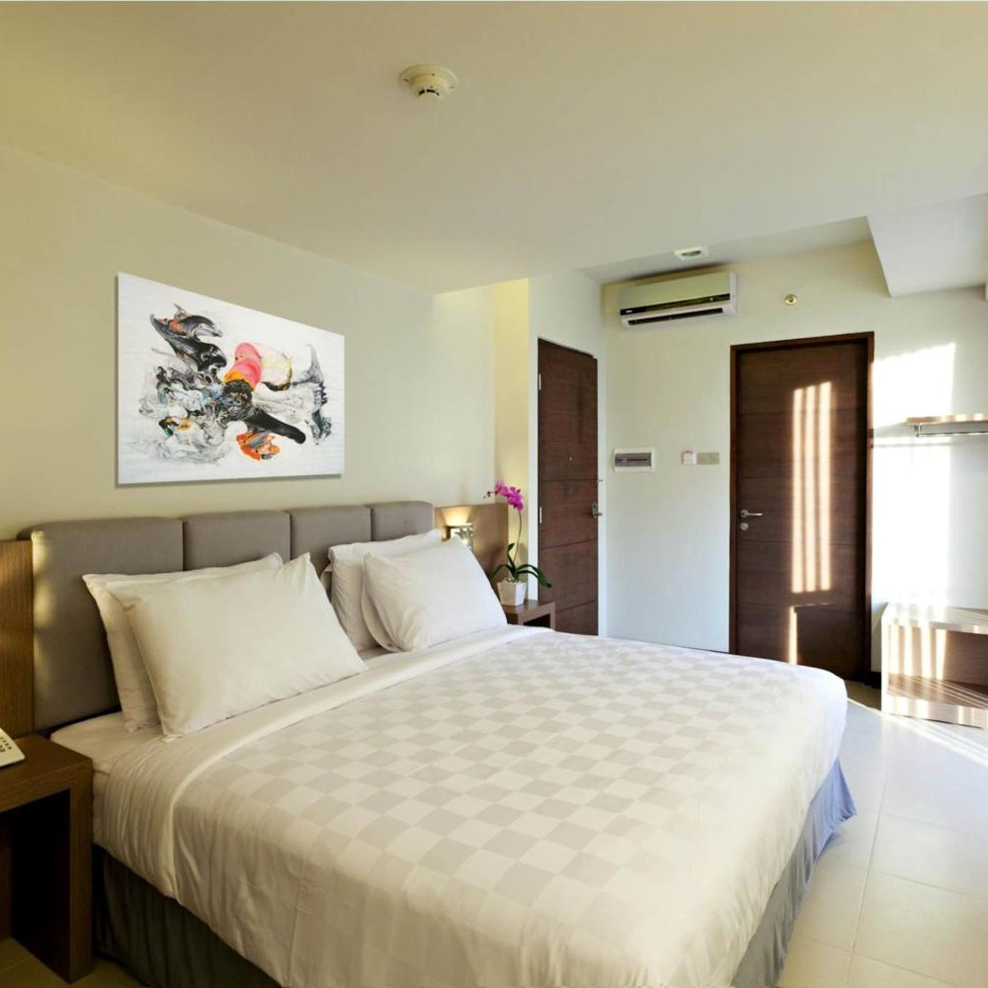 Deluxe, King Bed