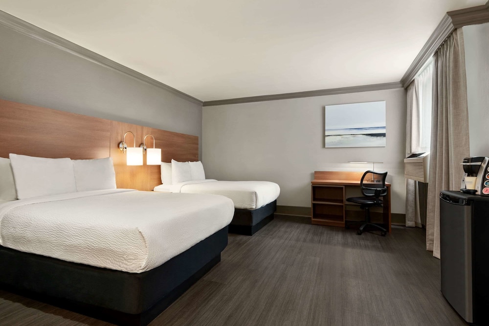 ROOM, 2 DOUBLE BEDS