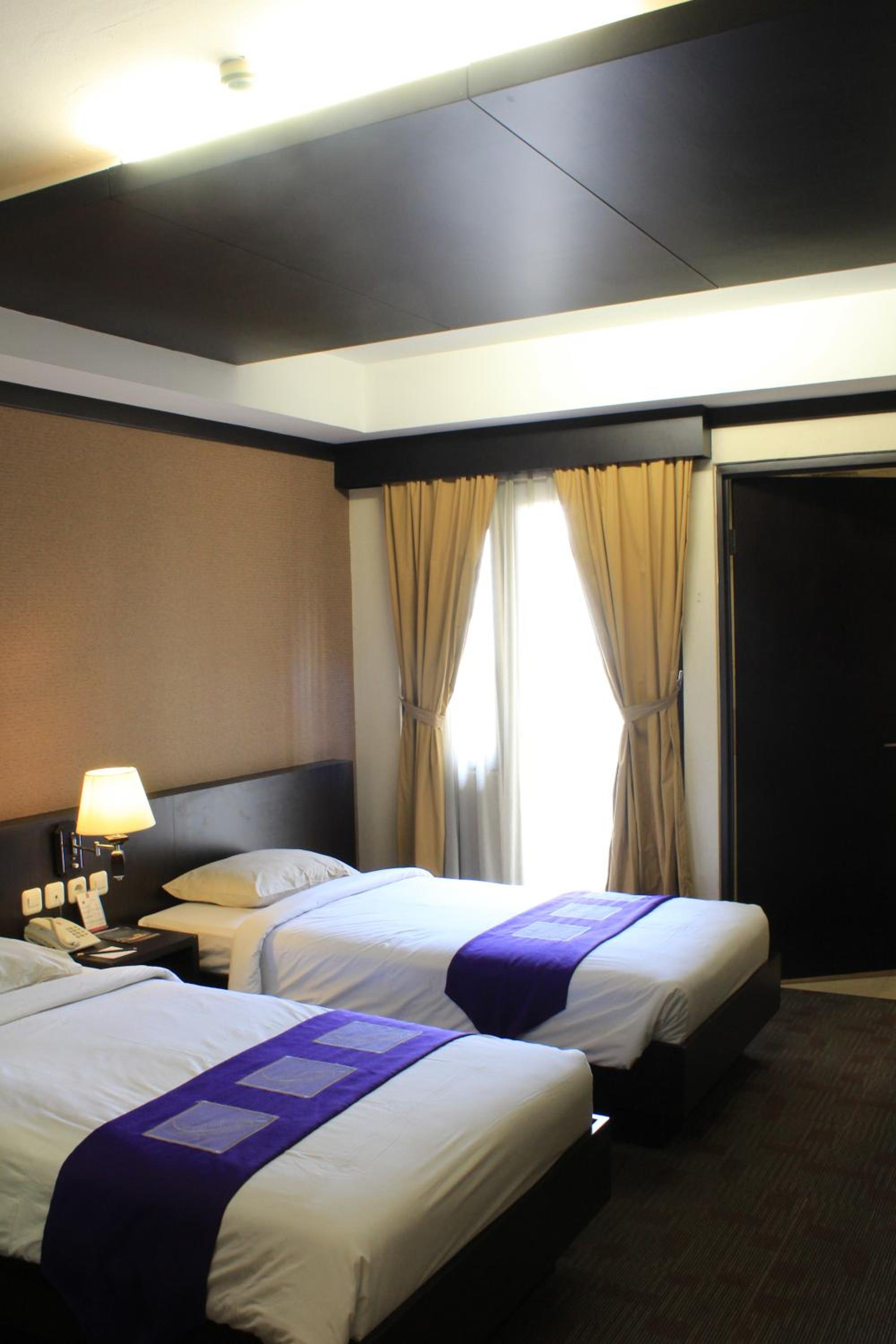 SUPERIOR, TWIN BEDS