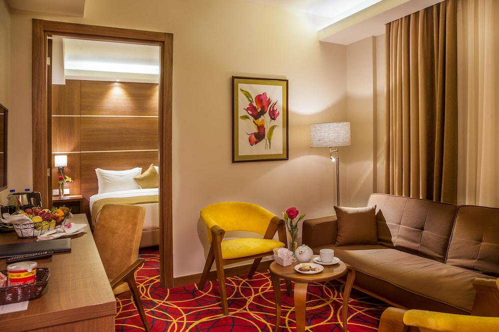 Gerasa Hotel 25/40