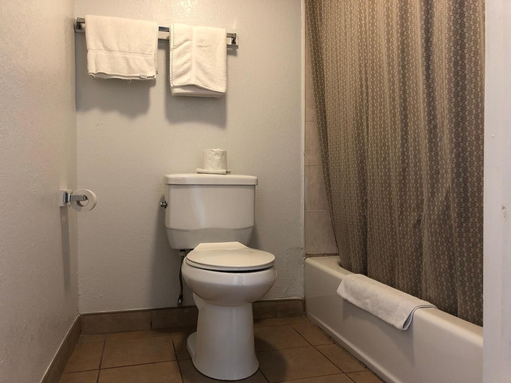 Starlight Inn Valley Blvd 23/29