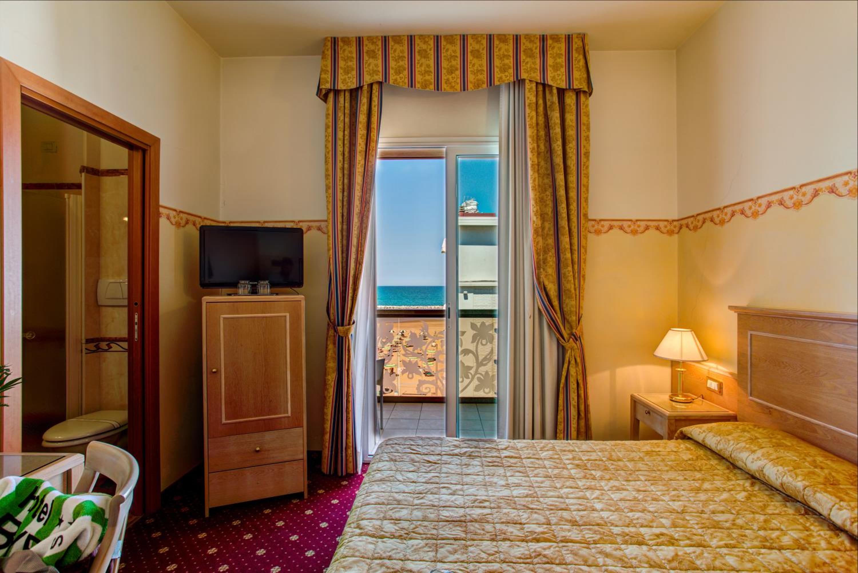 Hotel Byron Rimini 24/50