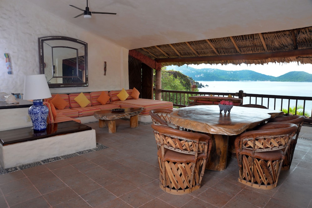 Aura del Mar Hotel 40/67