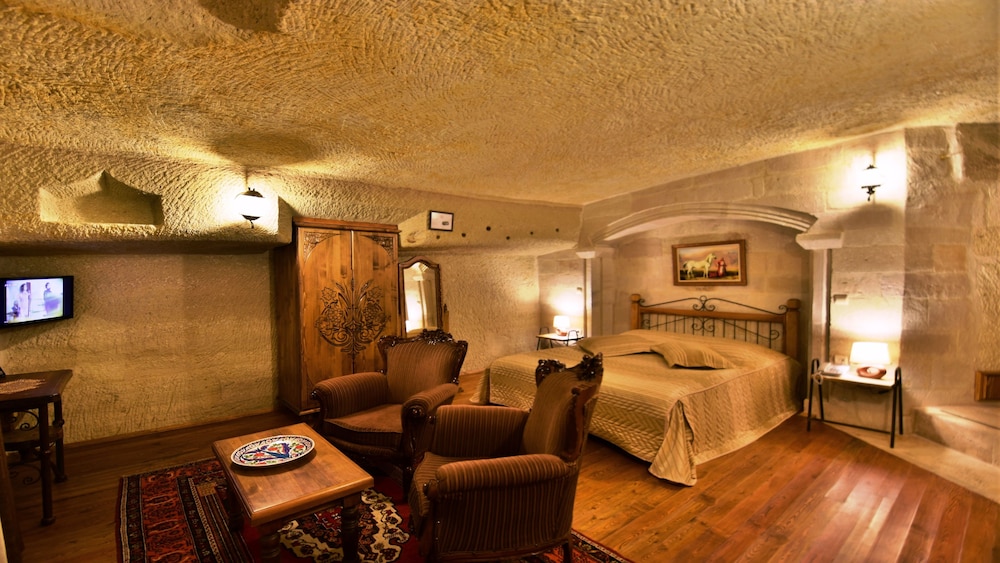Harman Cave Hotel 42/78