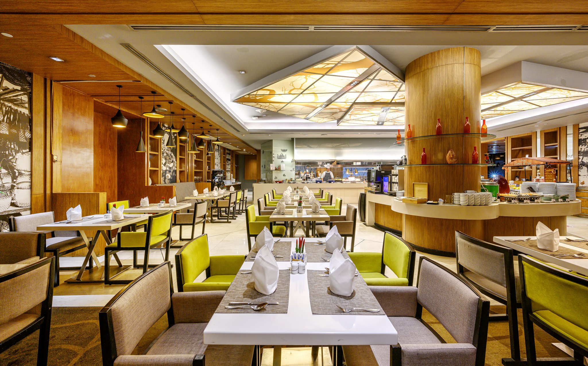 Centara Grand At Central Plaza Ladprao Bangkok 64/82