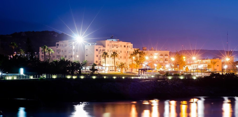 Astreas Beach Hotel 35/50