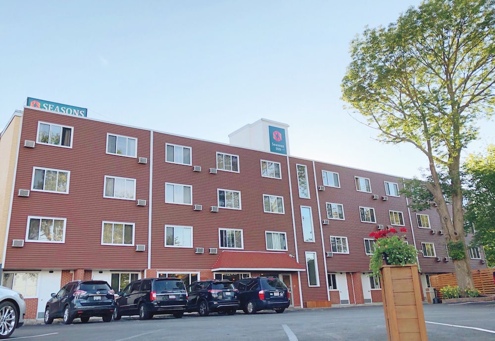 Seasons Inn Halifax 15/17