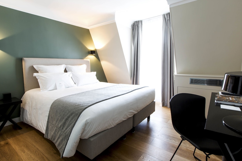 Mathis Elysees Matignon 32/69
