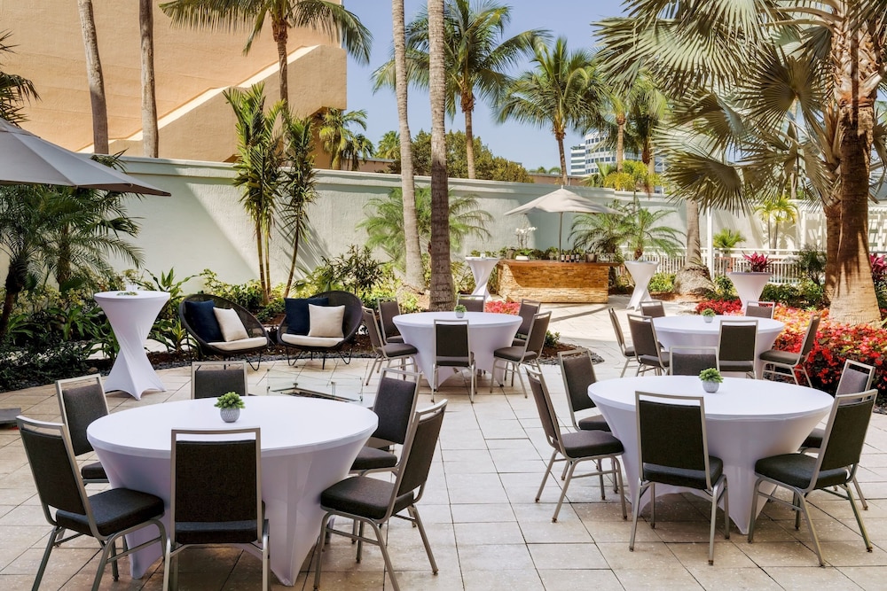 Courtyard By Marriott Miami Aventura Mall 33/50