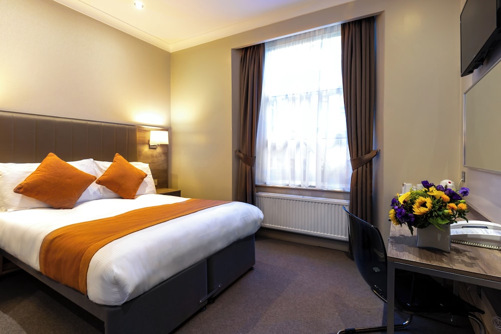 Sidney Hotel 13/44