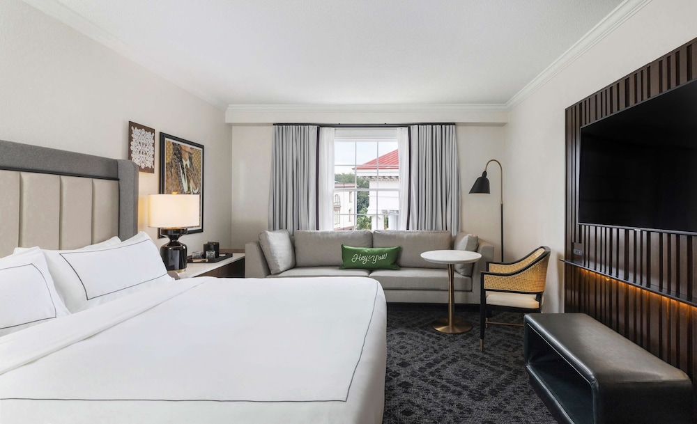 ROOM, KING BED