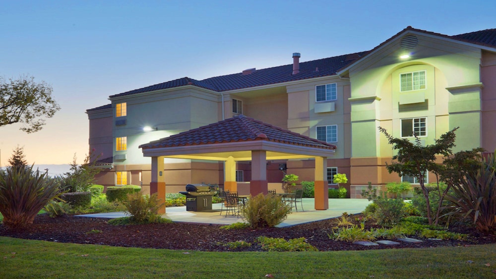 Sonesta Simply Suites Silicon Valley Santa Clara 1/35
