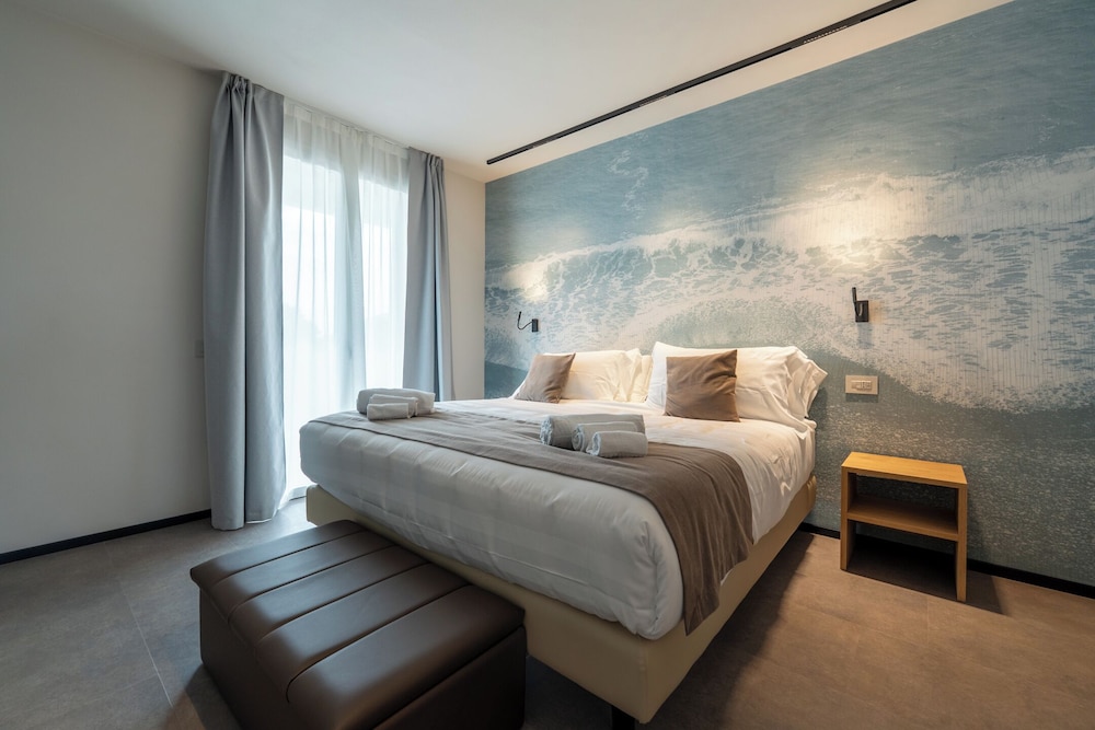 Suite, King Bed