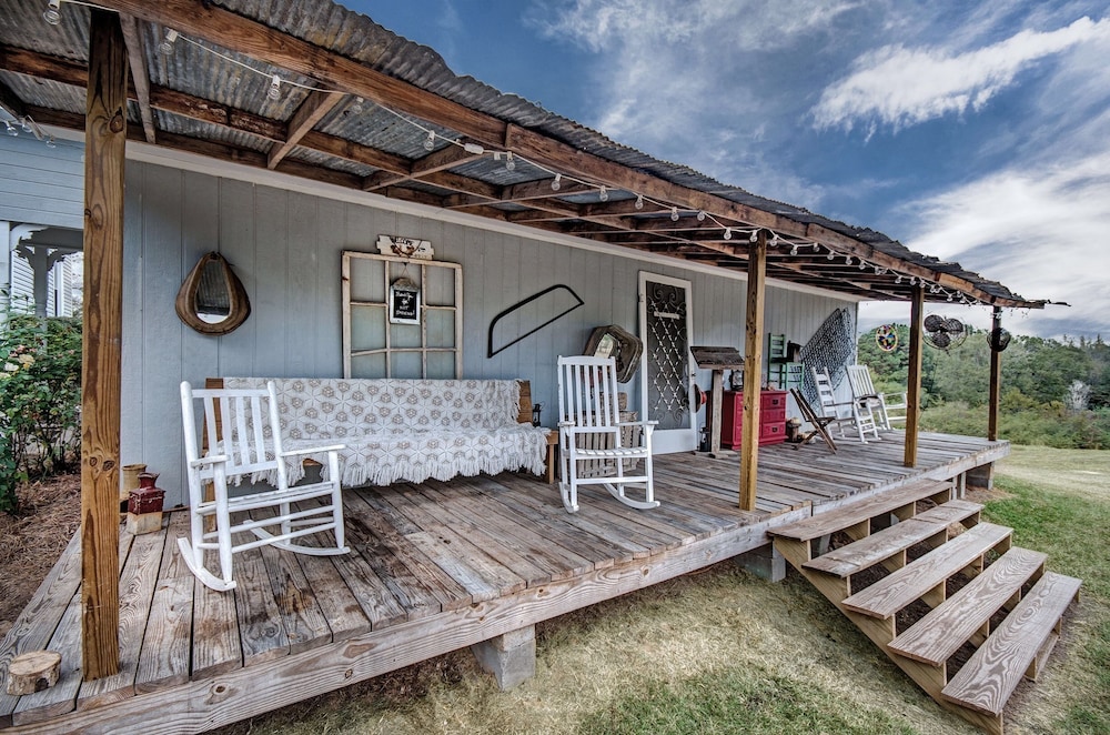 Clyde and Marie s Bed & Breakfast 3/36