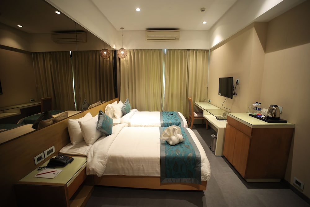 The Byke Delotel, Borivali 18/39