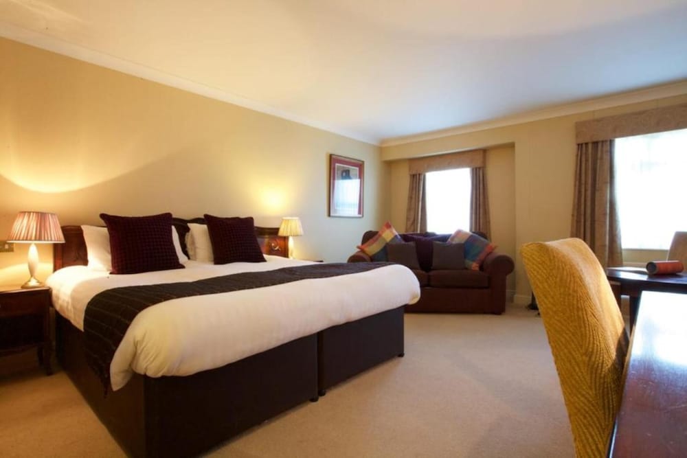 Room at Wrexham Llyndir Hotel By Belvilla, WREXHAM