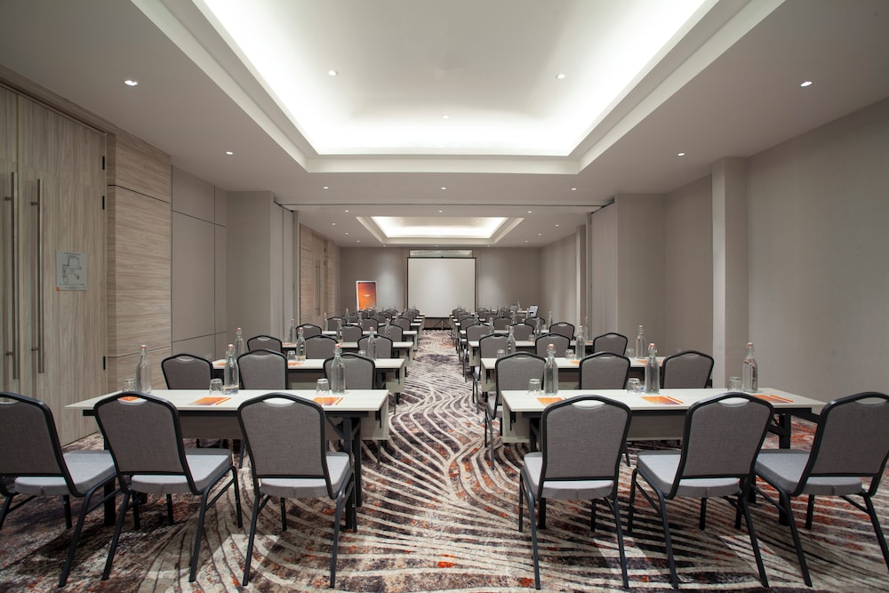 Harris Hotel and Convention Cibinong City Mall Bogor 45/61