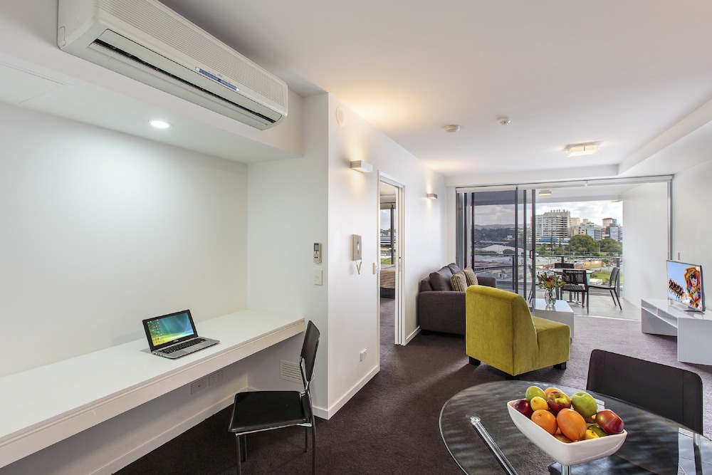 Code Apartments 9/47