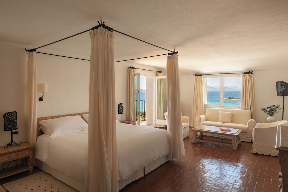 Hotel Romazzino, a Luxury Collection Hotel, Costa Smeralda 13/50
